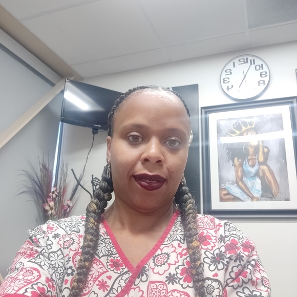 Meet your Posher, Trenita - Picture 4 of 4